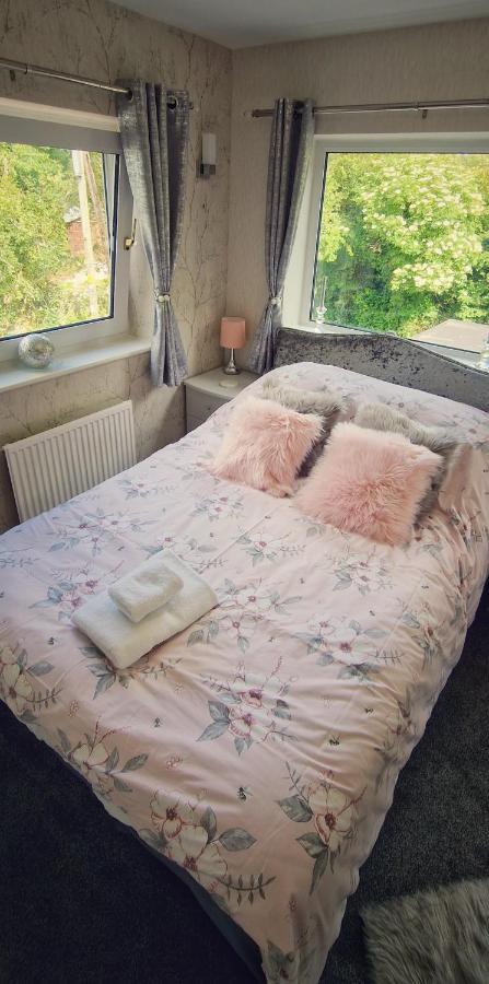 Alma Cliffe * Barnoldswick